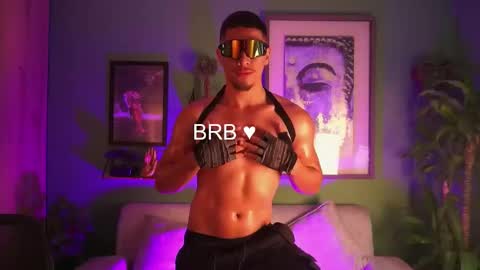 AARON  online show from November 10, 8:02 am