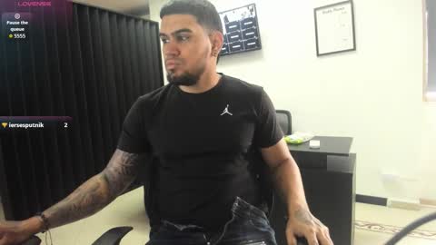 ig aaron hunter123 online show from March 17, 3:26 pm