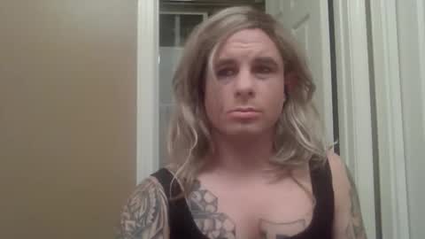 Snapshot of aaronprezent chatting on December 20, 10:05 am aaronprezent online show from December 20, 10:05 am