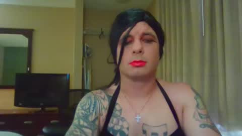 Snapshot of aaronprezent chatting on November 3, 3:24 pm aaronprezent online show from November 3, 3:24 pm