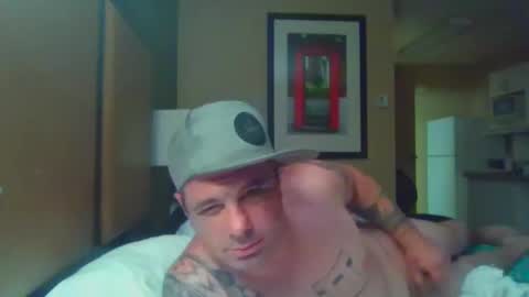 Snapshot of aaronprezent chatting on November 5, 10:37 am aaronprezent online show from November 5, 10:37 am