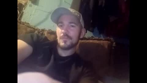 Snapshot of aaronshere888888 chatting on December 14, 1:22 am aaronshere888888 online show from December 14, 1:22 am