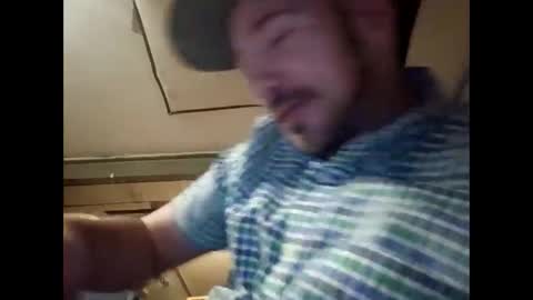 Snapshot of aaronshere888888 chatting on March 19, 9:35 am aaronshere888888 online show from March 19, 9:35 am