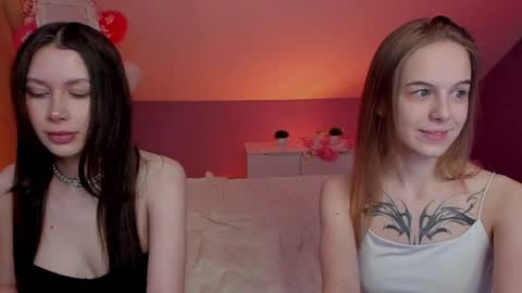 Snapshot of aataraxx chatting on January 19, 5:39 pm Fiona and Harry online show from January 19, 5:39 pm