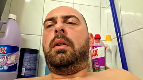 Snapshot of abas1986 chatting on October 19, 8:37 am abas1986 online show from October 19, 8:37 am