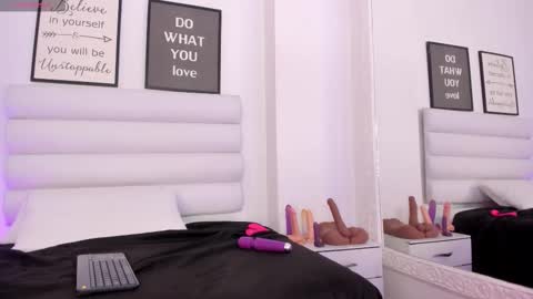 abbey_walker online show from March 12, 11:16 am