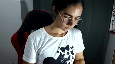Snapshot of abbi_moon chatting on October 27, 1:31 am Martina online show from October 27, 1:31 am