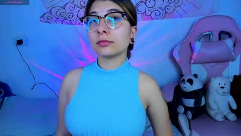 Snapshot of abbie_senjen chatting on May 14, 5:47 am April online show from May 14, 5:47 am