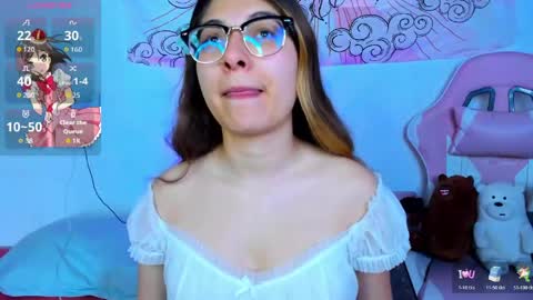 Snapshot of abbie_senjen chatting on May 27, 7:00 pm April online show from May 27, 7:00 pm