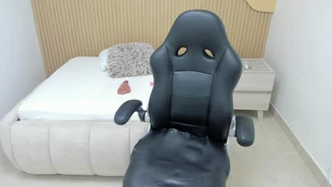 abbiecarson online show from April 24, 12:29 pm