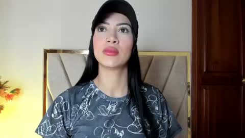 Snapshot of abbiejoness_ chatting on June 18, 11:36 am Abbie Joness online show from June 18, 11:36 am