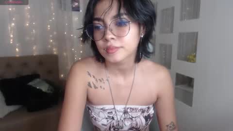 Snapshot of abbiross chatting on March 12, 7:28 pm Abbi online show from March 12, 7:28 pm