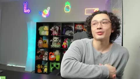 Snapshot of abbuddy920236 chatting on April 21, 2:51 am buddy online show from April 21, 2:51 am
