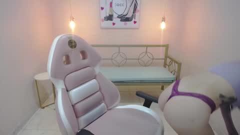  Abby  online show from January 9, 7:59 pm