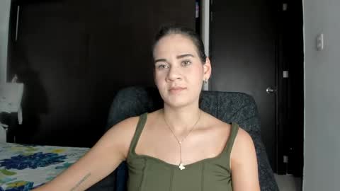 Snapshot of abby_connie chatting on May 25, 12:05 am Abby Connie online show from May 25, 12:05 am