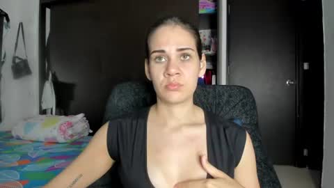 Snapshot of abby_connie chatting on June 26, 1:21 am Abby Connie online show from June 26, 1:21 am