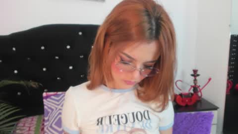 Snapshot of abby_jones2 chatting on July 7, 2:58 am abby jones online show from July 7, 2:58 am