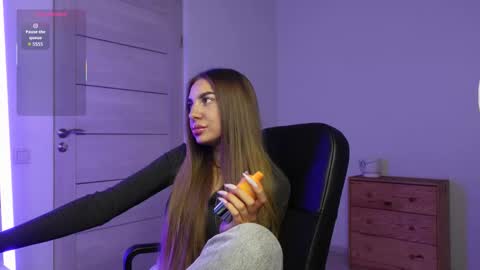 ABBY LAKER online show from September 18, 5:04 pm