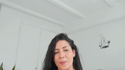 Snapshot of abbyada chatting on April 30, 8:57 pm Laura online show from April 30, 8:57 pm