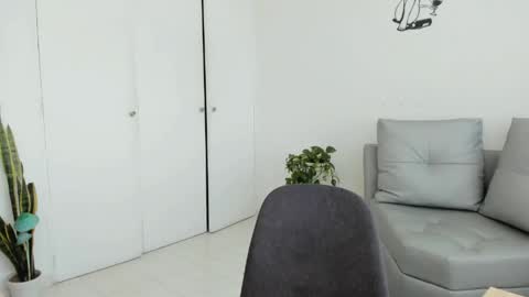 Snapshot of abbyada chatting on May 15, 3:19 pm Laura online show from May 15, 3:19 pm
