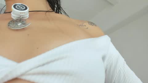 Snapshot of abbyada chatting on May 20, 3:07 pm Laura online show from May 20, 3:07 pm