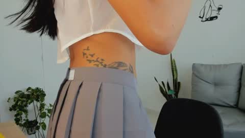 Snapshot of abbyada chatting on June 11, 5:22 pm Laura online show from June 11, 5:22 pm