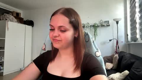 Snapshot of abbyhotgirl chatting on July 28, 11:17 am Abby online show from July 28, 11:17 am