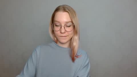 Snapshot of abbymoore__ chatting on January 8, 10:48 am Abby Lovense is active online show from January 8, 10:48 am