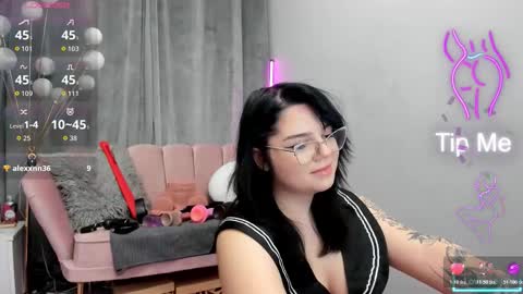 Abby Pearl online show from December 19, 9:00 pm