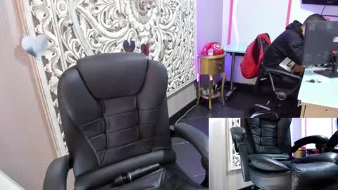 Snapshot of abbystones chatting on December 21, 12:59 pm Abby Stones online show from December 21, 12:59 pm