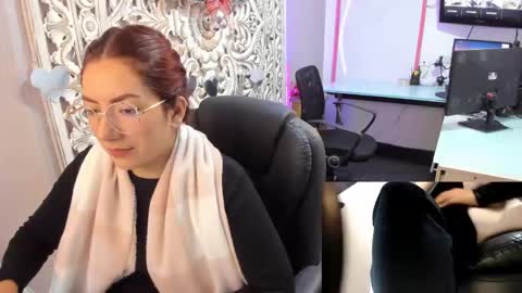 Snapshot of abbystones chatting on December 22, 3:55 pm Abby Stones online show from December 22, 3:55 pm