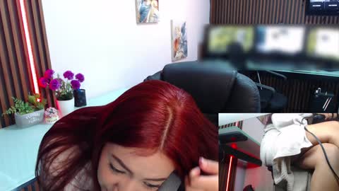 Snapshot of abbystones chatting on February 4, 11:38 am Abby Stones online show from February 4, 11:38 am