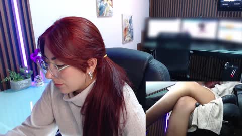 Snapshot of abbystones chatting on February 4, 2:43 pm Abby Stones online show from February 4, 2:43 pm