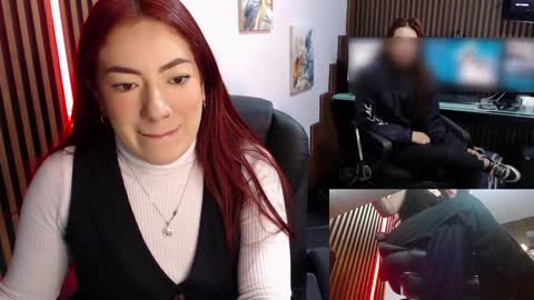 Snapshot of abbystones chatting on February 17, 1:32 pm Abby Stones online show from February 17, 1:32 pm