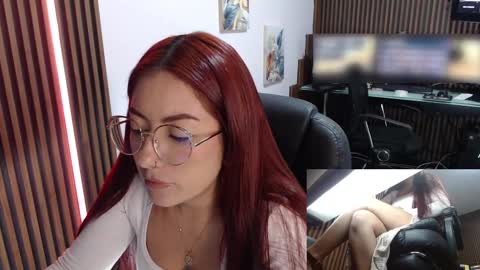 Snapshot of abbystones chatting on February 25, 2:33 pm Abby Stones online show from February 25, 2:33 pm