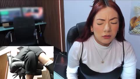 Snapshot of abbystones chatting on March 4, 12:01 pm Abby Stones online show from March 4, 12:01 pm