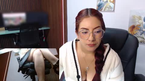 Snapshot of abbystones chatting on March 5, 5:50 pm Abby Stones online show from March 5, 5:50 pm