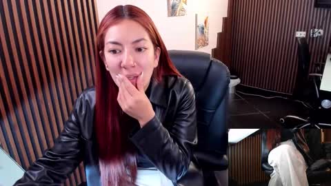 Snapshot of abbystones chatting on September 17, 10:17 am Abby Stones online show from September 17, 10:17 am