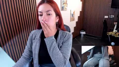 Snapshot of abbystones chatting on October 1, 10:21 am Abby Stones online show from October 1, 10:21 am