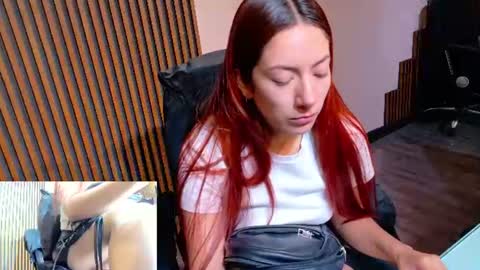 Abby Stones online show from June 10, 11:31 am