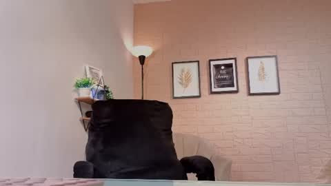 Snapshot of abbystones chatting on July 28, 11:39 am Abby Stones online show from July 28, 11:39 am