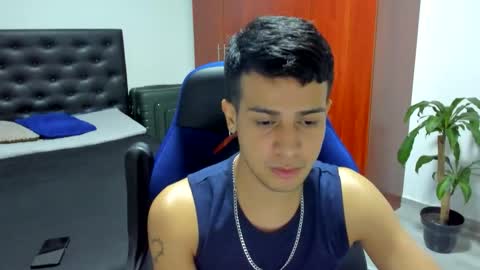 Independence model AbelAsburgo online show from October 26, 12:38 am