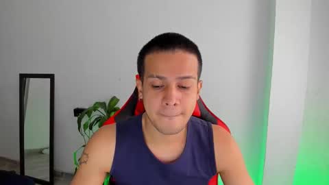 Independence model AbelAsburgo online show from February 8, 10:46 pm