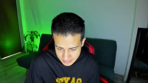 Independence model AbelAsburgo online show from March 12, 11:55 pm