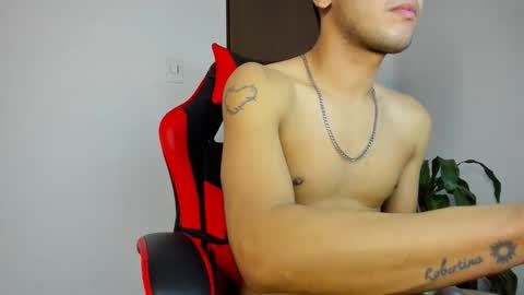 Independence model AbelAsburgo online show from April 23, 6:36 am