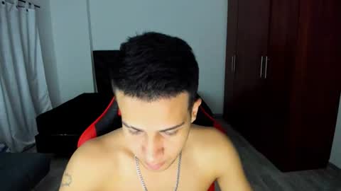 Independence model AbelAsburgo online show from April 26, 1:36 am