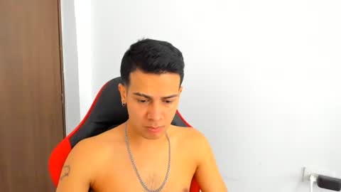 Snapshot of abelasburgo chatting on July 13, 7:49 pm Independence model AbelAsburgo online show from July 13, 7:49 pm