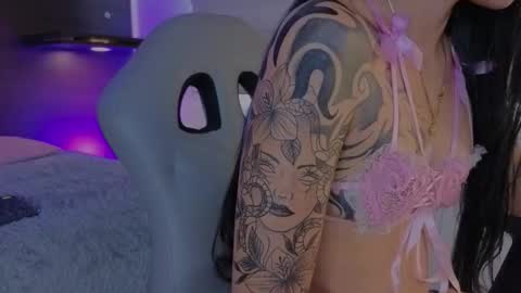 Abella online show from January 14, 6:57 pm