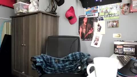 Snapshot of abennett76 chatting on June 18, 2:21 pm AJ online show from June 18, 2:21 pm