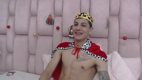 abie  max online show from December 10, 9:22 pm